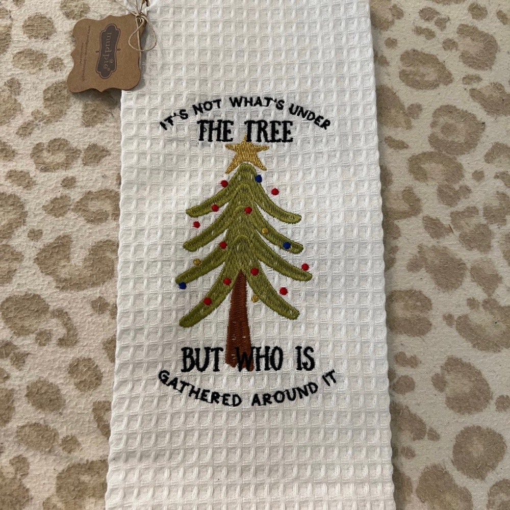 Adorable embroidered Mud Pie Christmas kitchen towel !